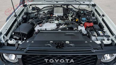 Toyota представила обновленный 10-местный Land Cruiser 70, который нельзя купить. Он получил классический «автомат» и новый дизельный мотор
